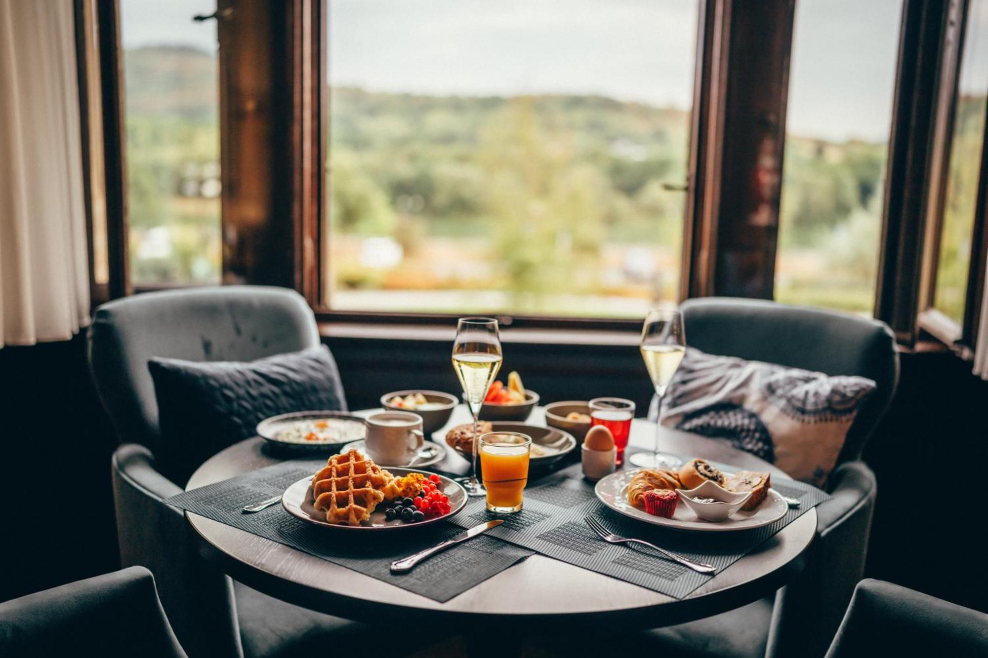 Schloss Lieser, Autograph Collection Екстер'єр фото Breakfast at the Hotel