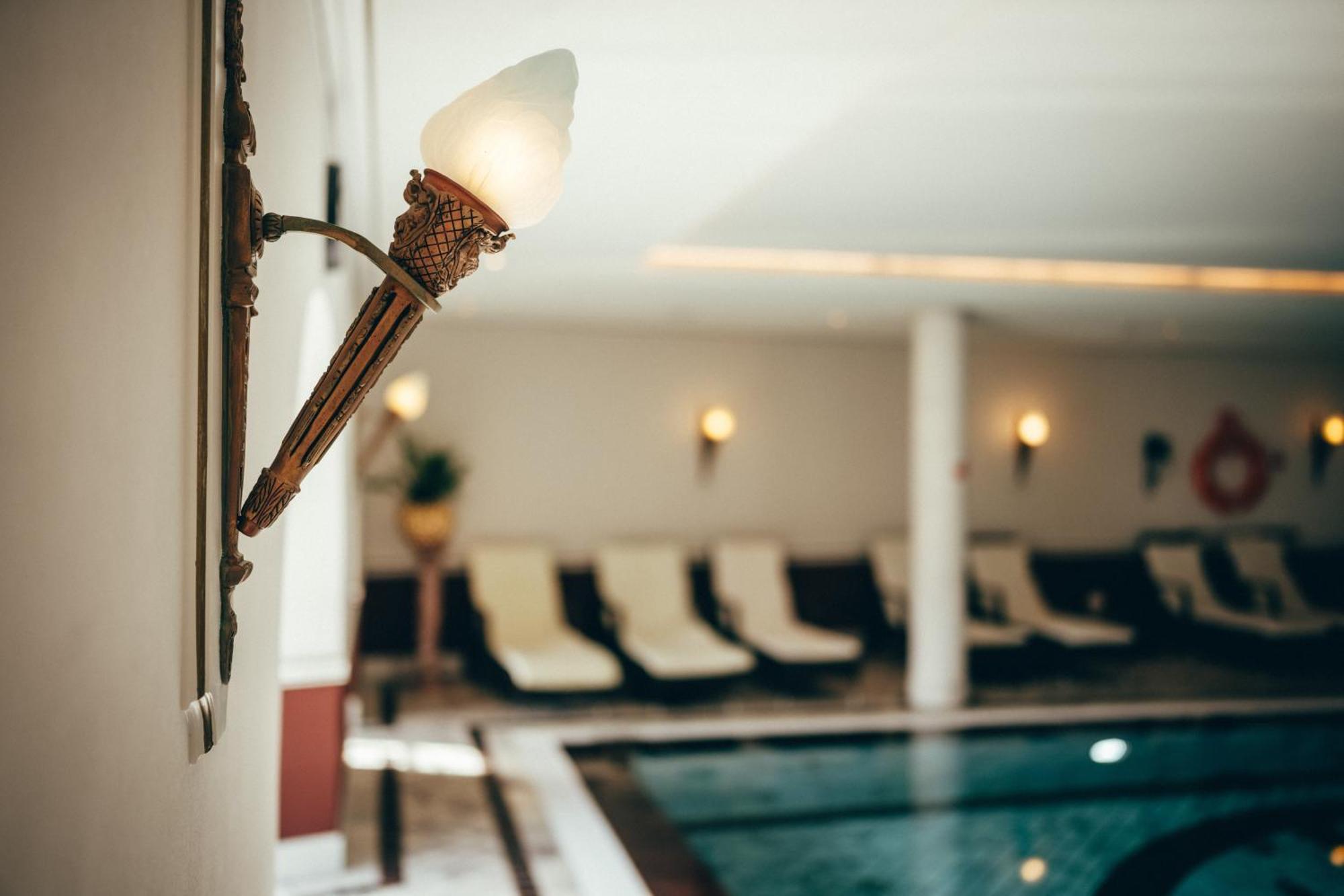 Schloss Lieser, Autograph Collection Екстер'єр фото The swimming pool at the Hotel de la Poste